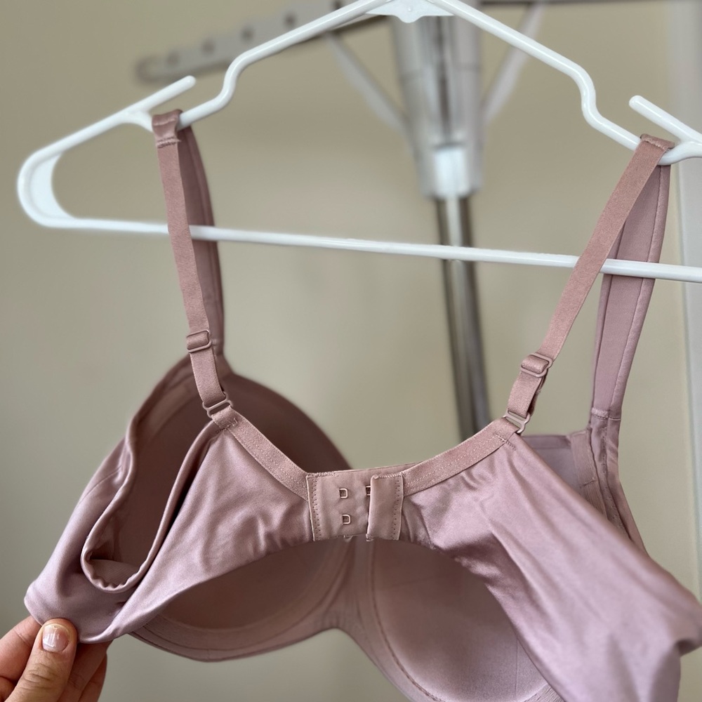 Stunning Support Smooth Full Coverage bra - Picture 4 of 5